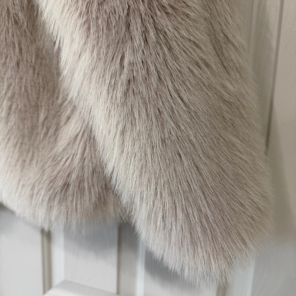 Brand New with tags Zara Beige White Faux Fur Coat Jacket Size XL - Picture 5 of 11